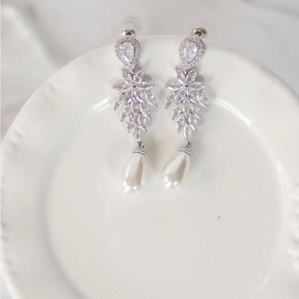 CRISTAL EARRINGS
